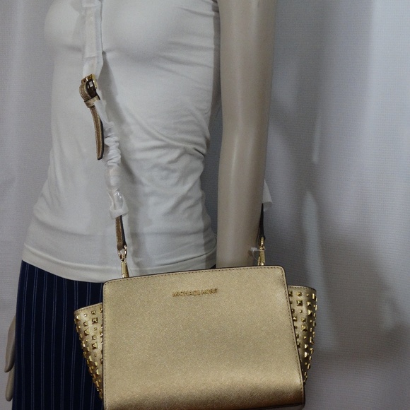 Michael Kors Handbags - Michael Kors Selma Pale Gold studs MD Messenger